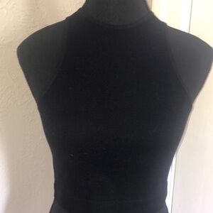 Ladies Dynamite NWT Black Seamless Racer Crop Top - Size Medium